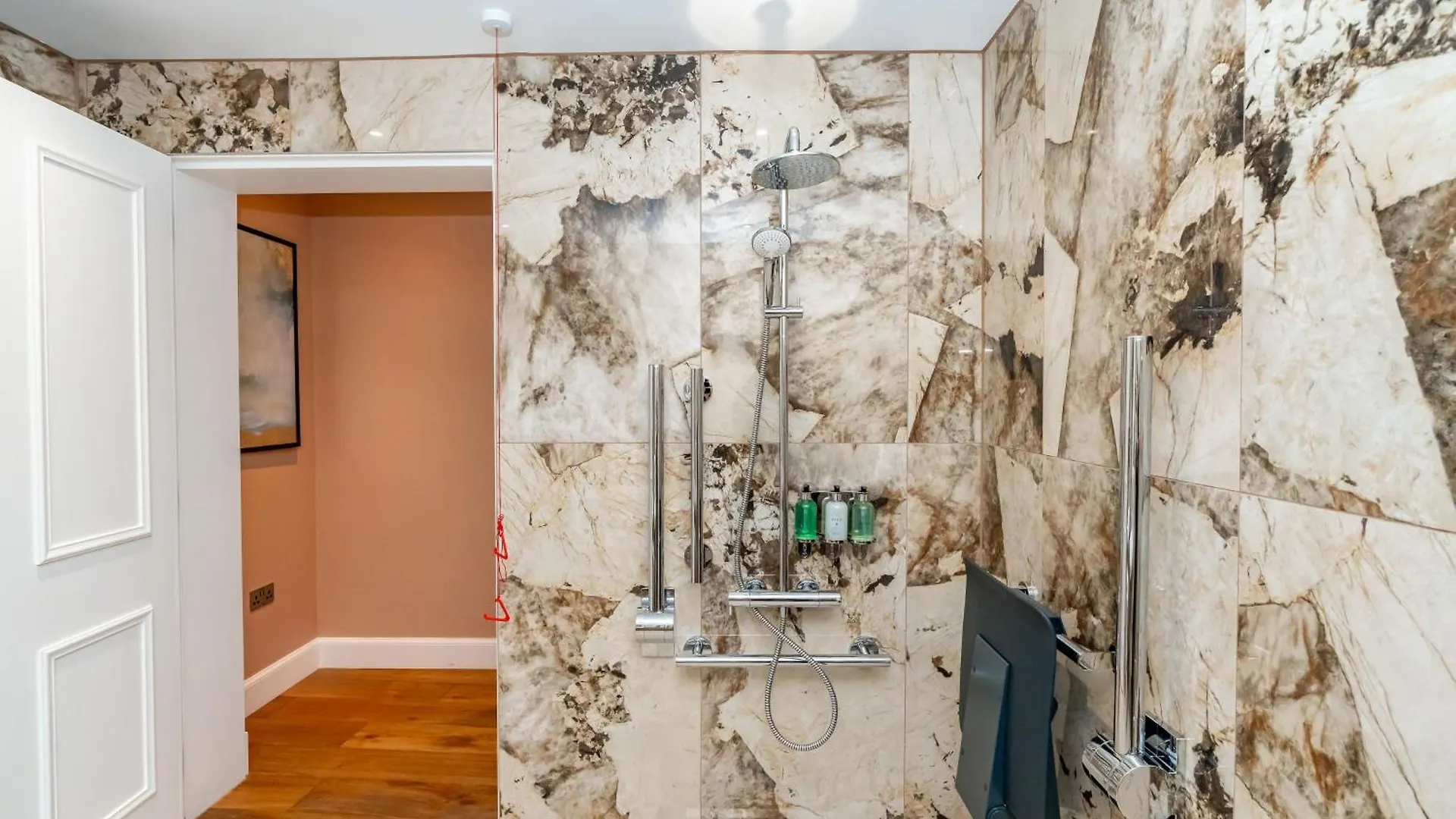 אדינבורו Dragon Suites Luxury Apartments At 9 Albyn Place