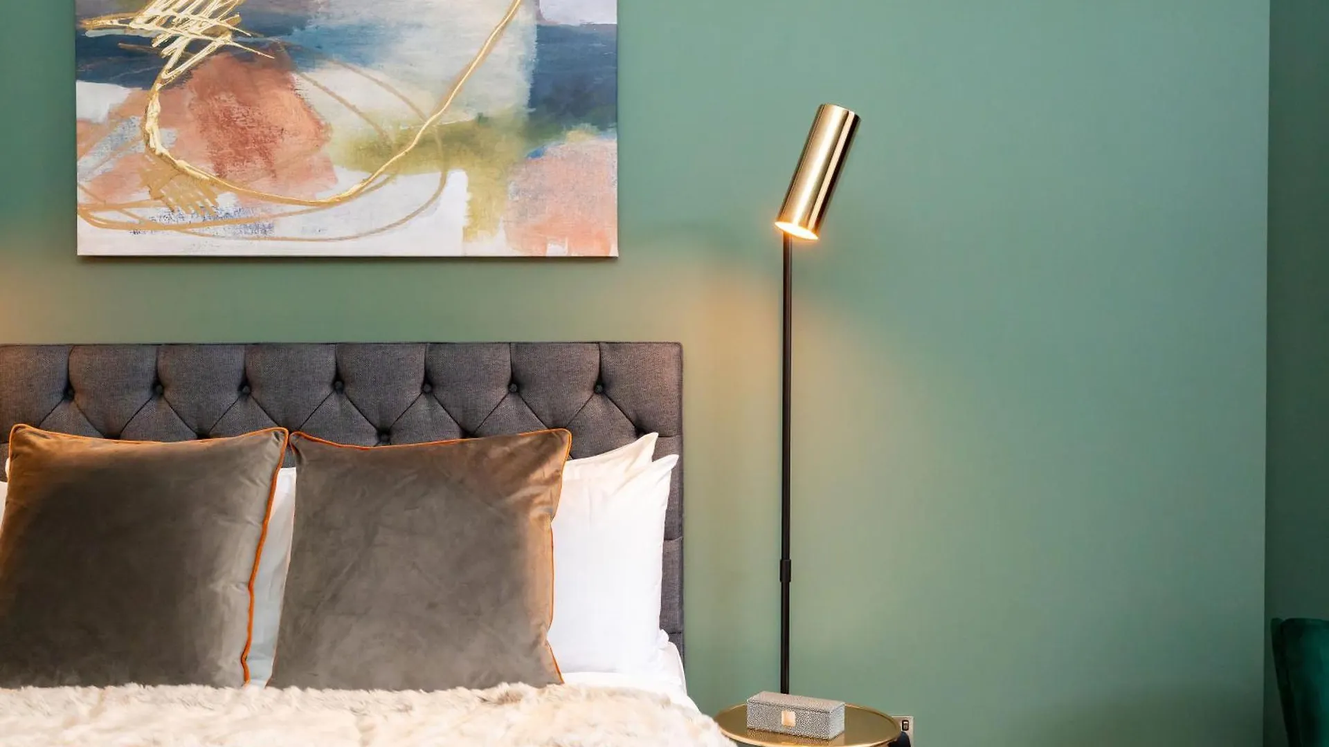 אדינבורו Dragon Suites Luxury Apartments At 9 Albyn Place 0*,  בריטניה