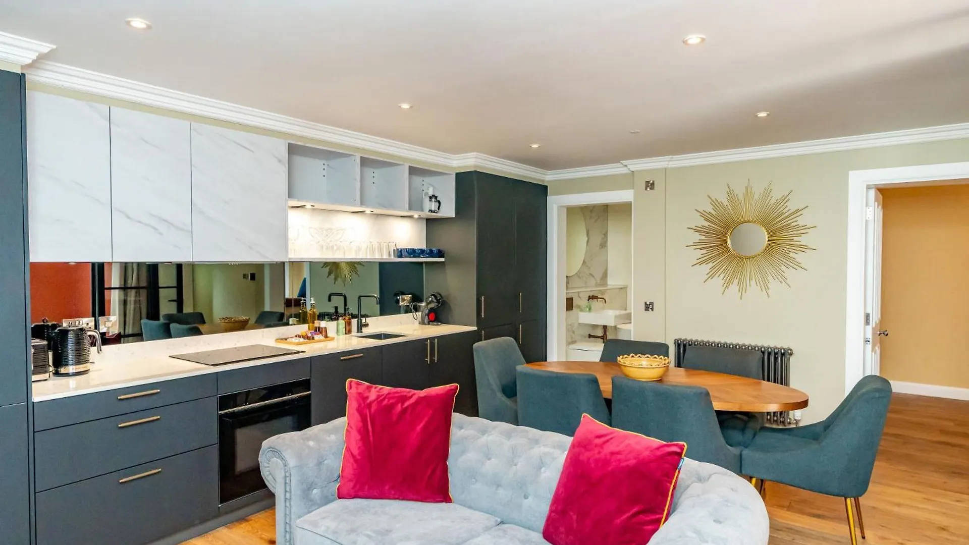 אדינבורו Dragon Suites Luxury Apartments At 9 Albyn Place