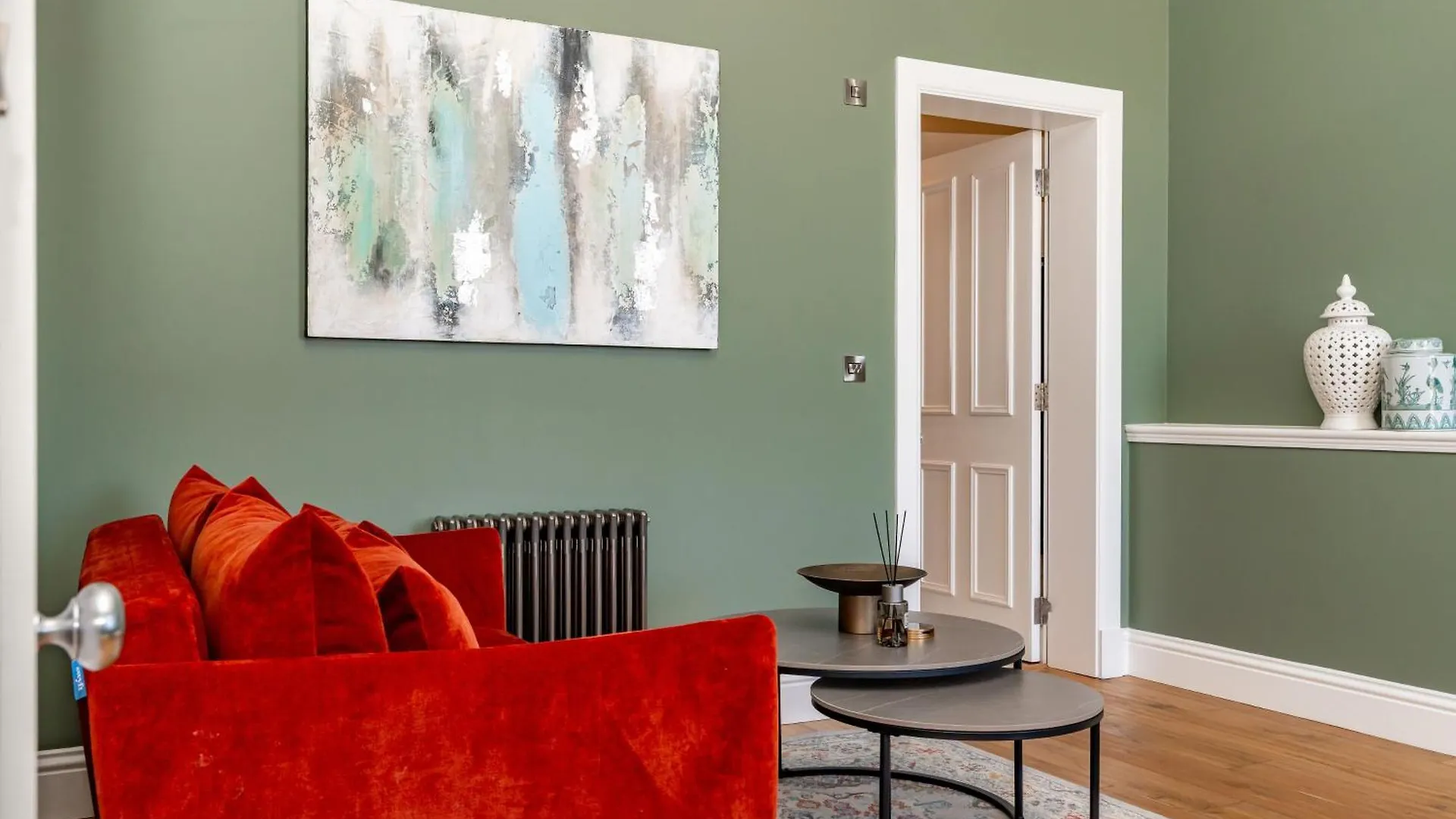 אדינבורו Dragon Suites Luxury Apartments At 9 Albyn Place בריטניה