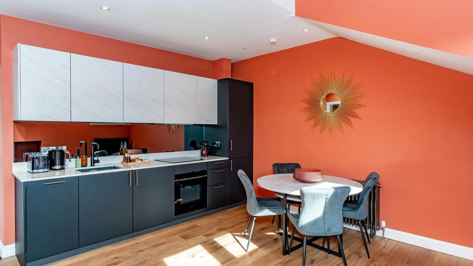 אדינבורו Dragon Suites Luxury Apartments At 9 Albyn Place 0*,