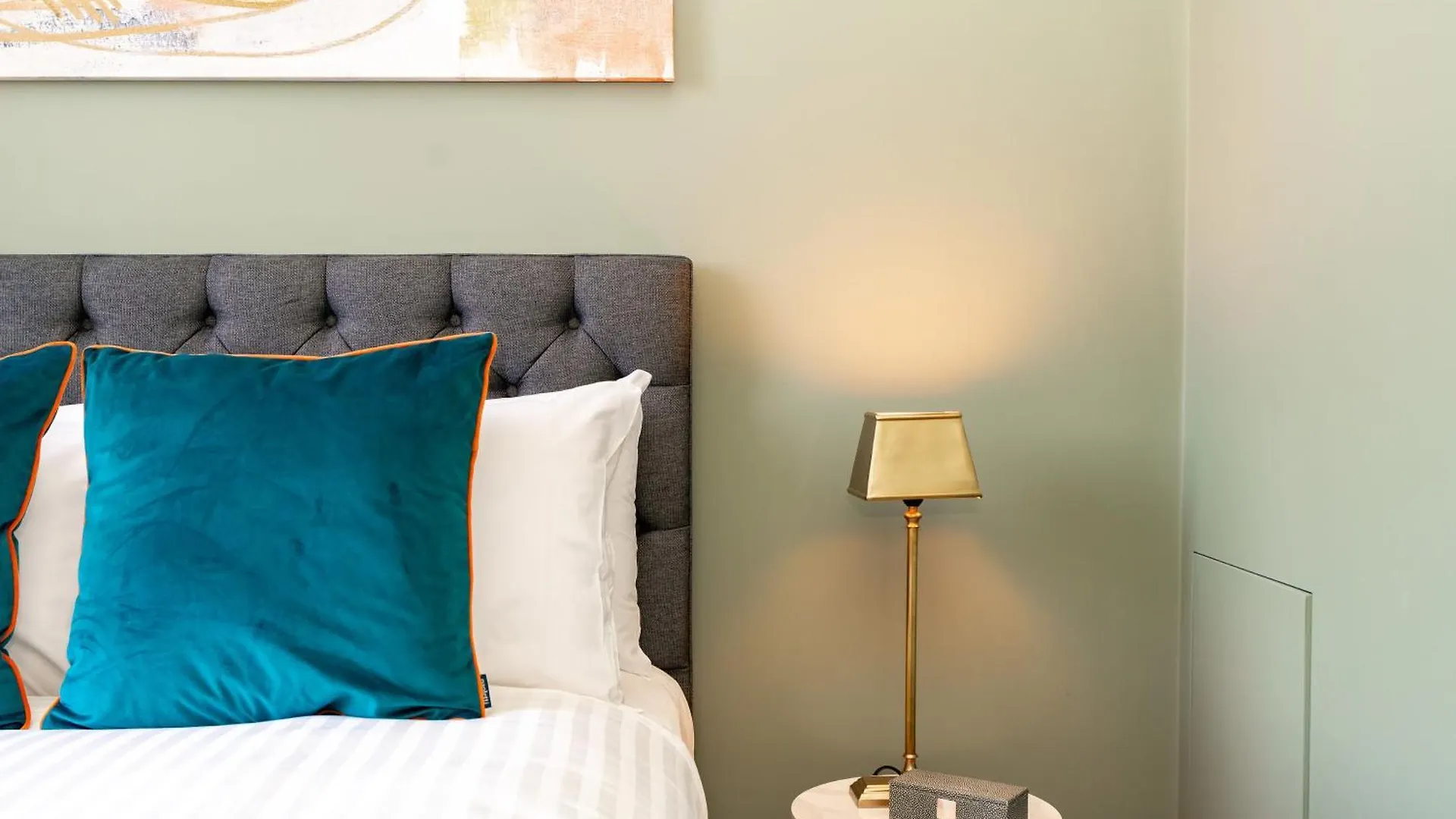 אדינבורו Dragon Suites Luxury Apartments At 9 Albyn Place