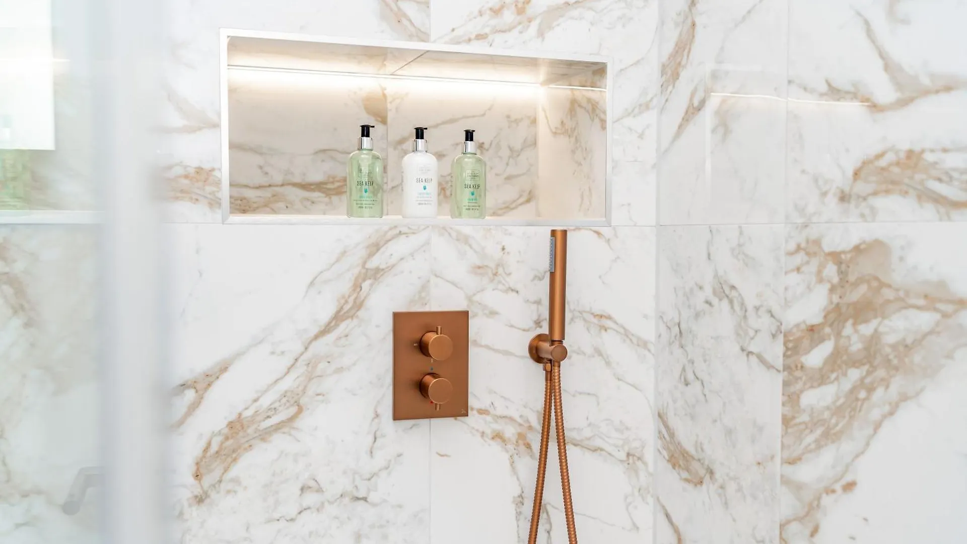 אדינבורו Dragon Suites Luxury Apartments At 9 Albyn Place