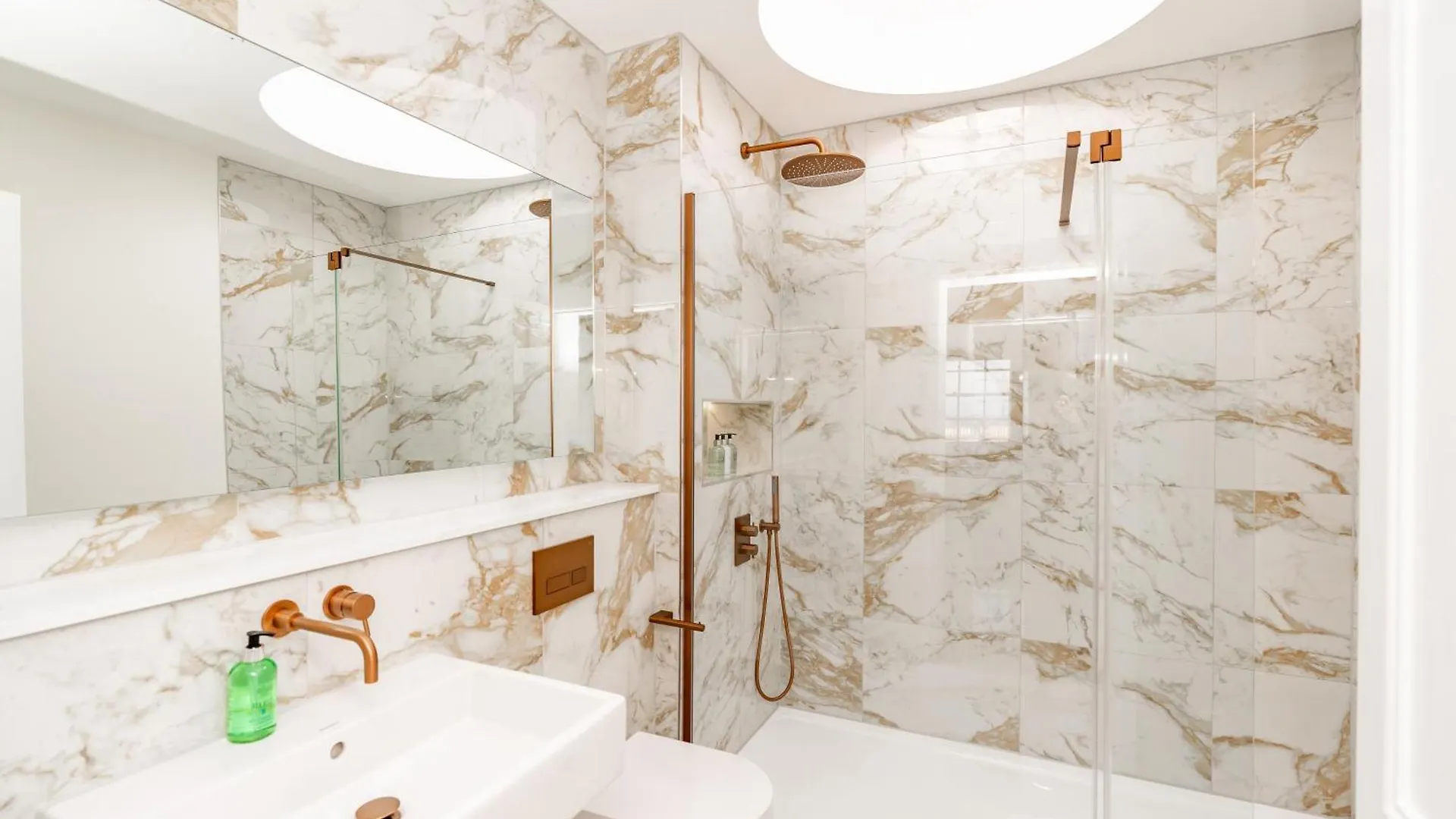 אדינבורו Dragon Suites Luxury Apartments At 9 Albyn Place