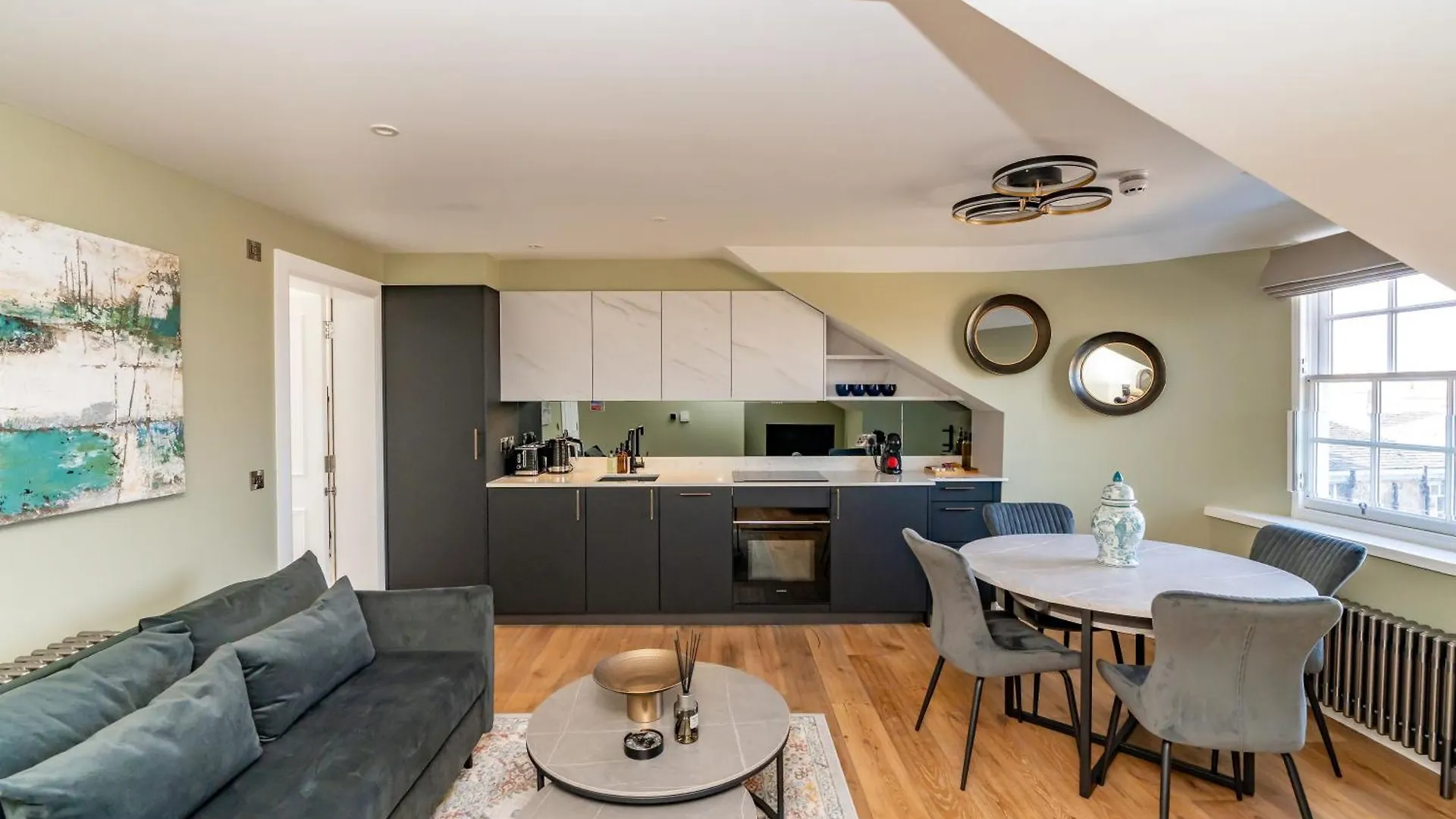 אדינבורו Dragon Suites Luxury Apartments At 9 Albyn Place 0*,  בריטניה