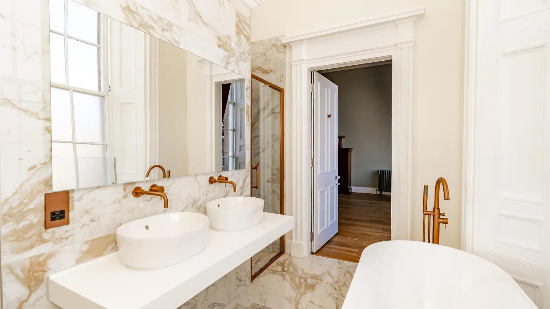 אדינבורו Dragon Suites Luxury Apartments At 9 Albyn Place