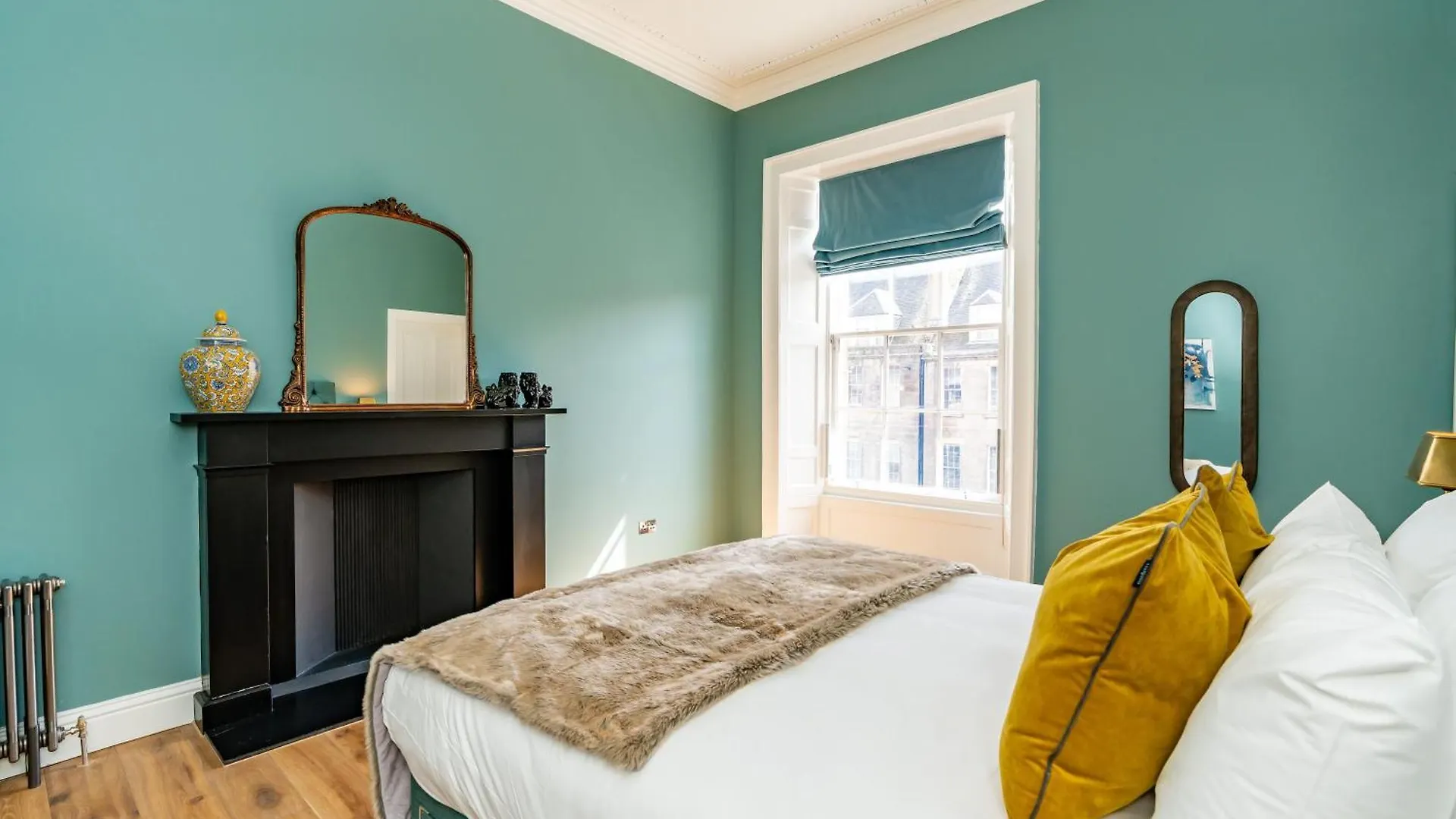 אדינבורו Dragon Suites Luxury Apartments At 9 Albyn Place