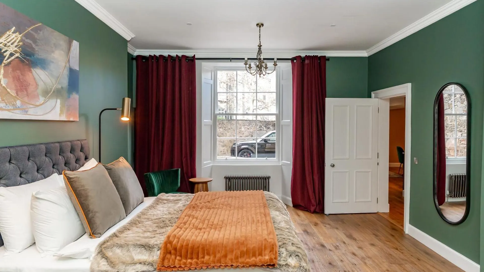 Dragon Suites Luxury Apartments At 9 Albyn Place Edinburg