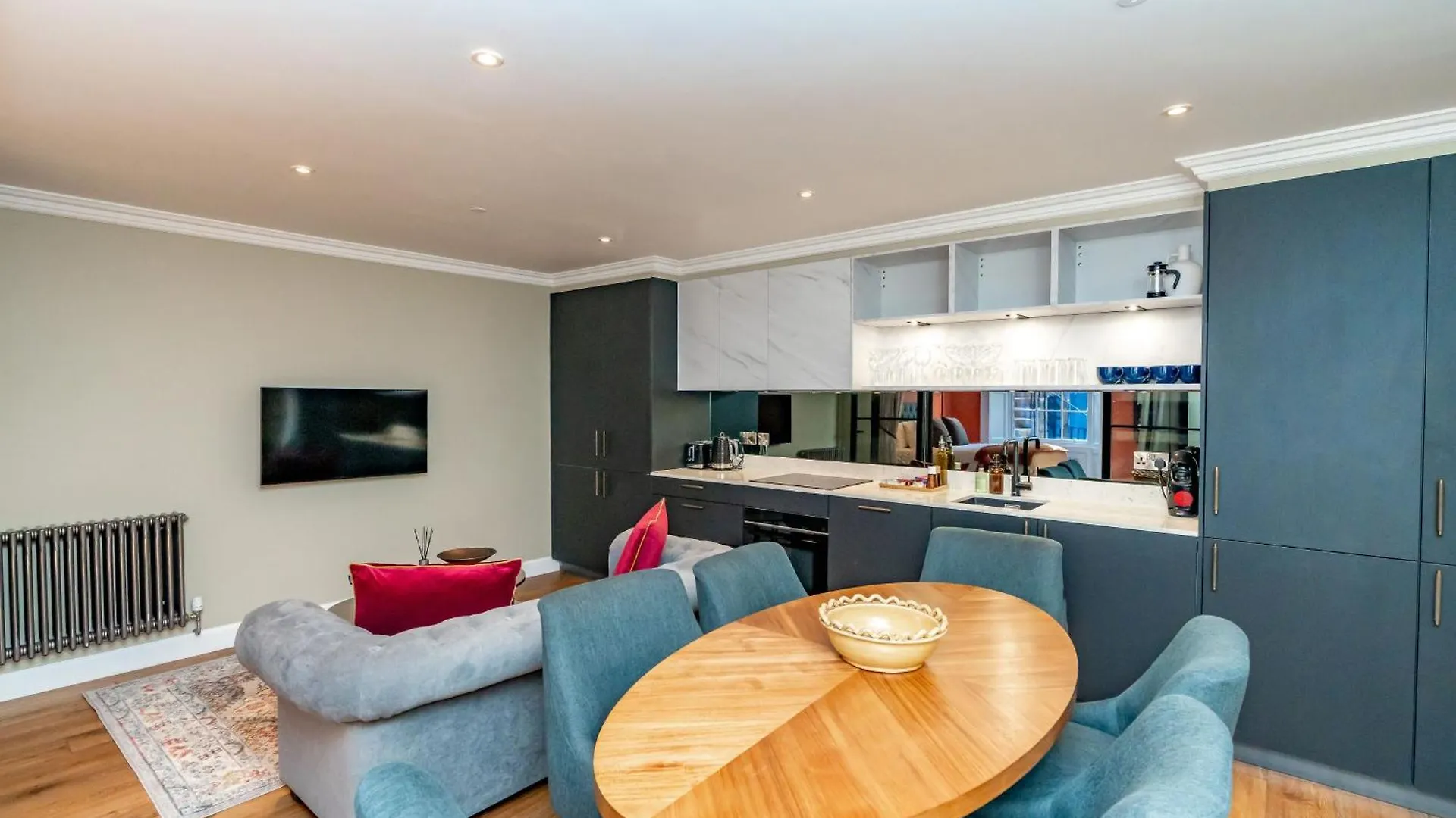 Dragon Suites Luxury Apartments At 9 Albyn Place Edynburg