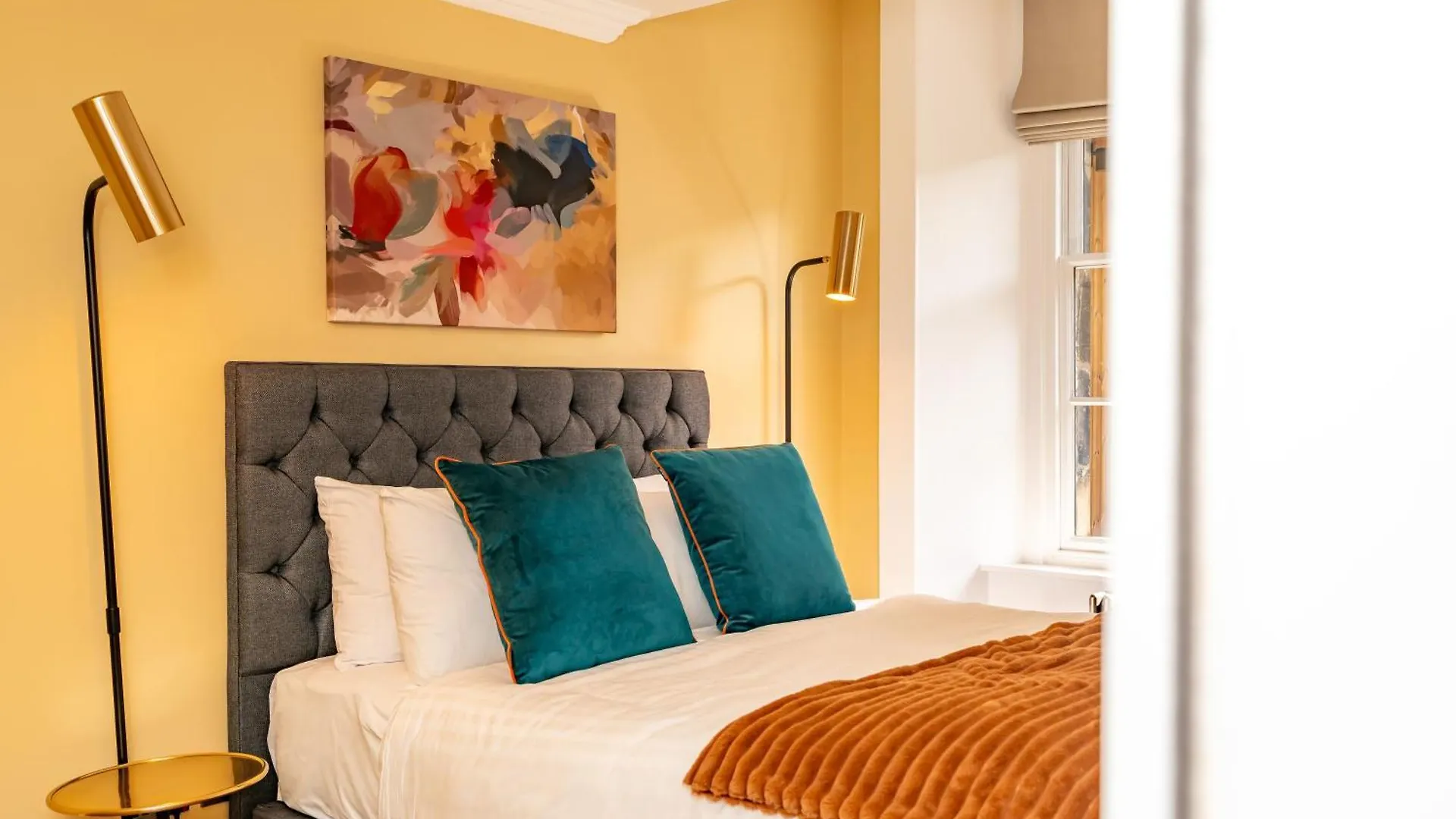 Dragon Suites Luxury Apartments At 9 Albyn Place Edinburg