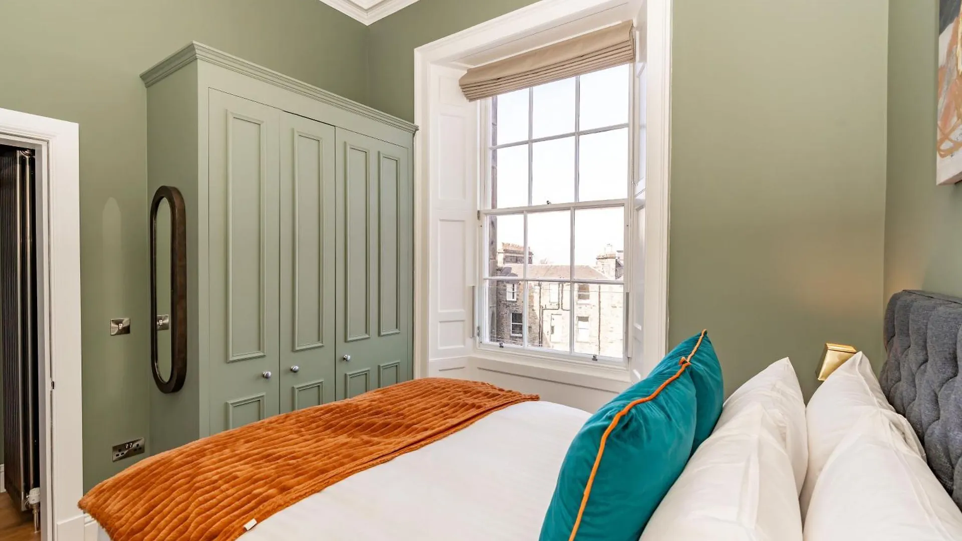 Dragon Suites Luxury Apartments At 9 Albyn Place Edynburg Wielka Brytania