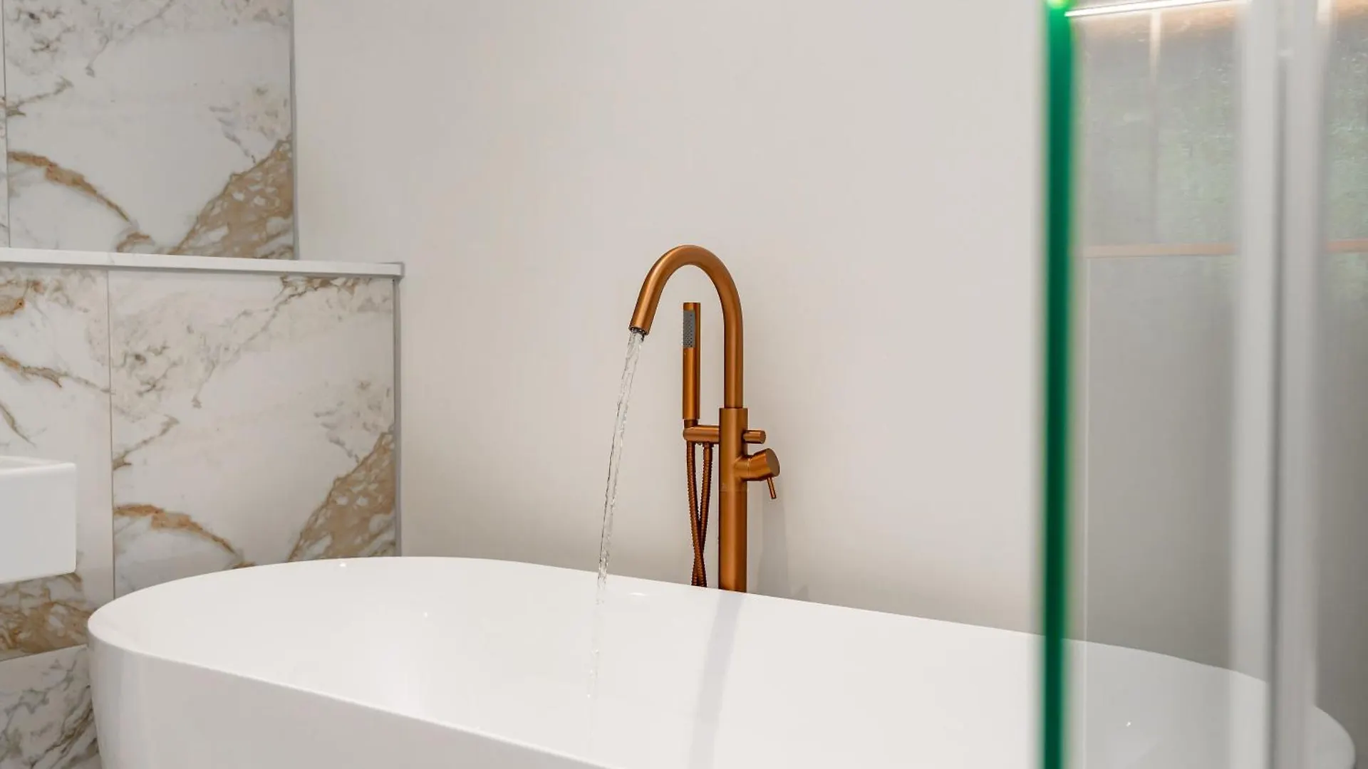 Dragon Suites Luxury Apartments At 9 Albyn Place Edinburg