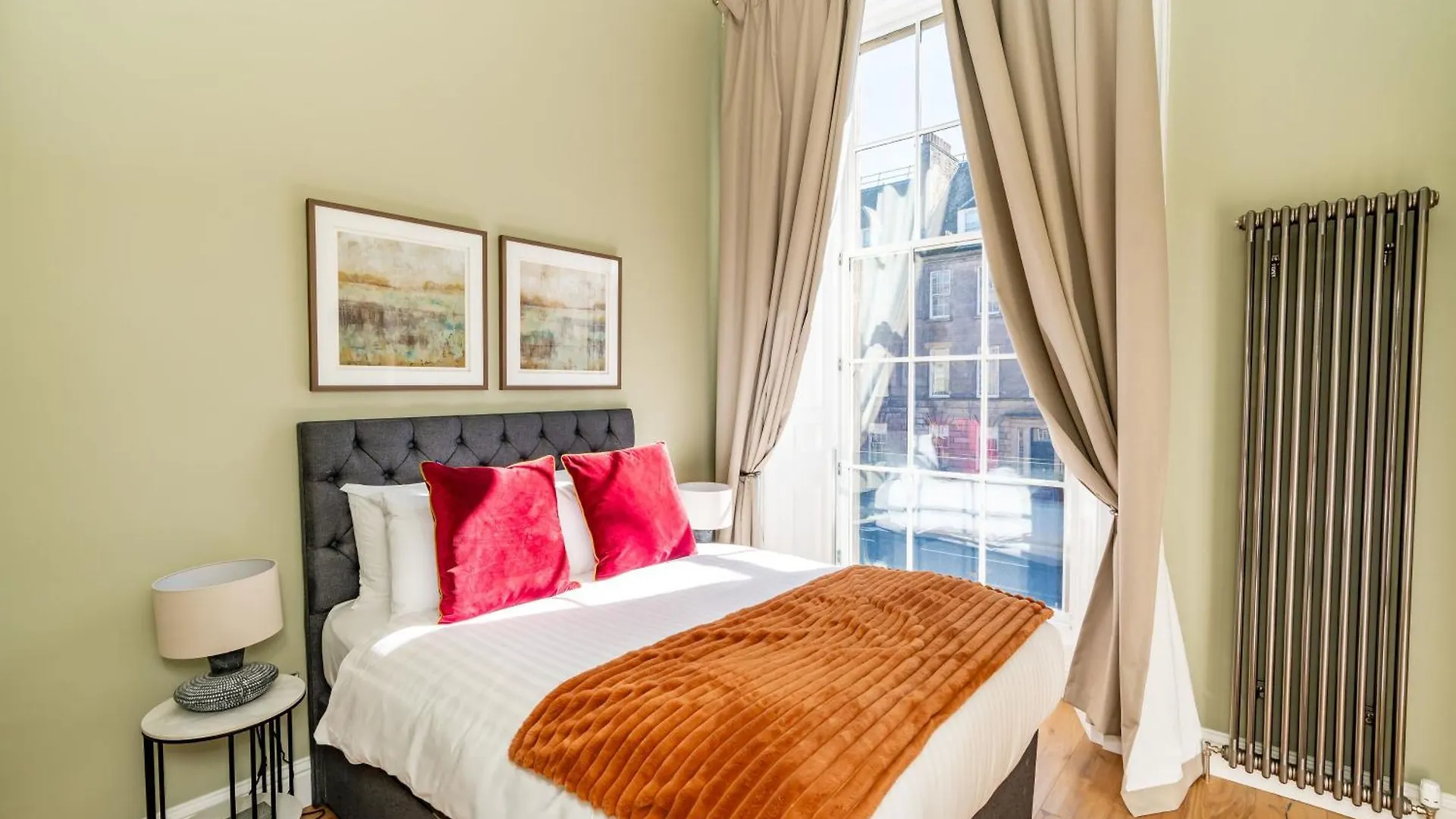 Dragon Suites Luxury Apartments At 9 Albyn Place Edinburg 0*,  Storbritannien