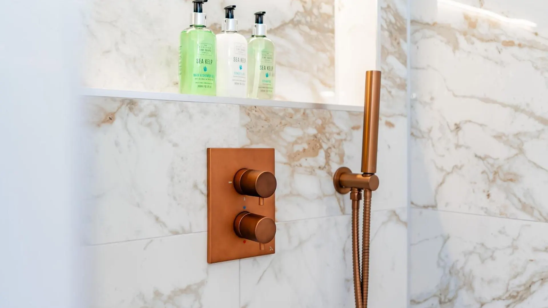 Dragon Suites Luxury Apartments At 9 Albyn Place Edynburg Wielka Brytania