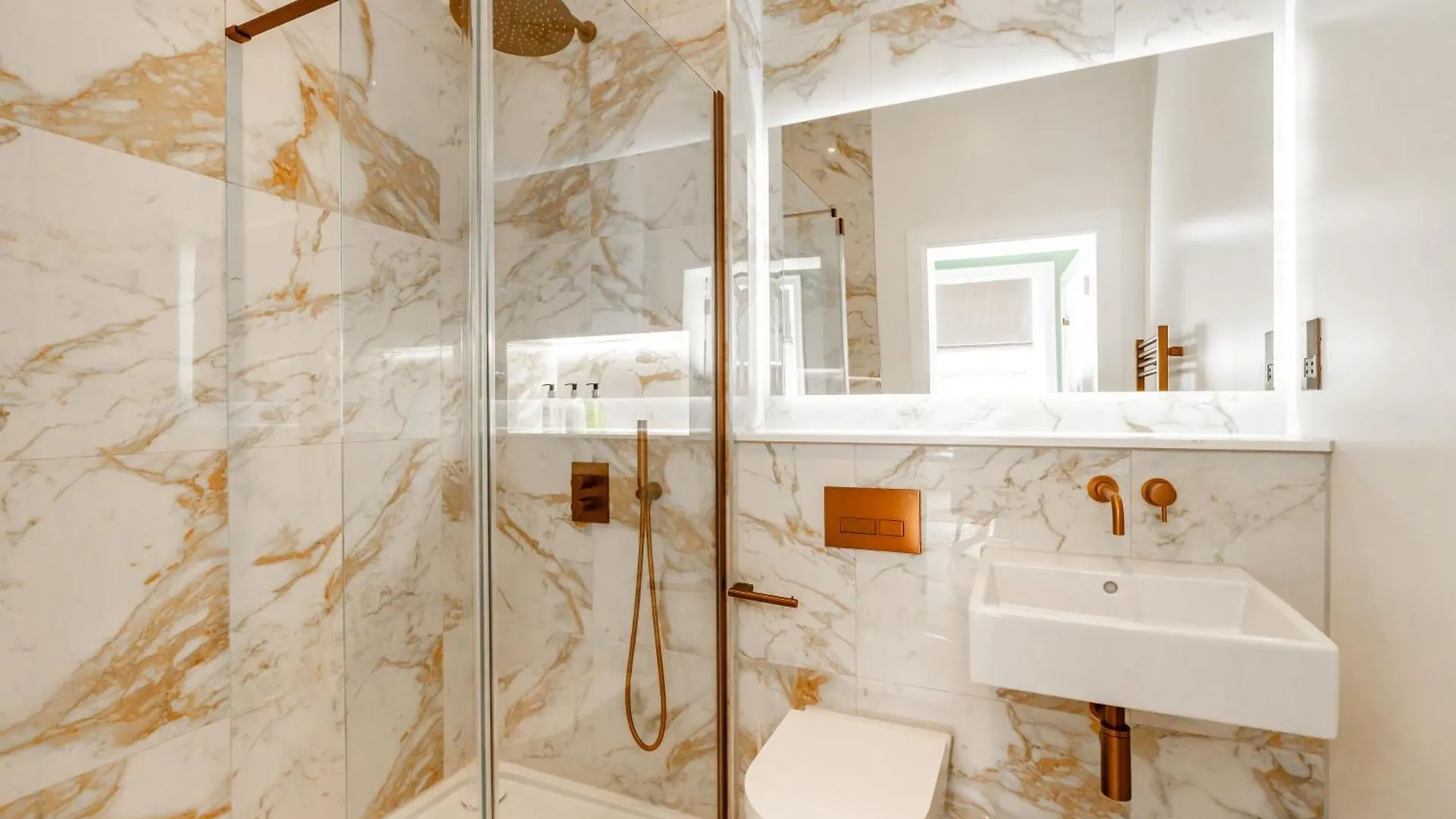 Dragon Suites Luxury Apartments At 9 Albyn Place Edinburg
