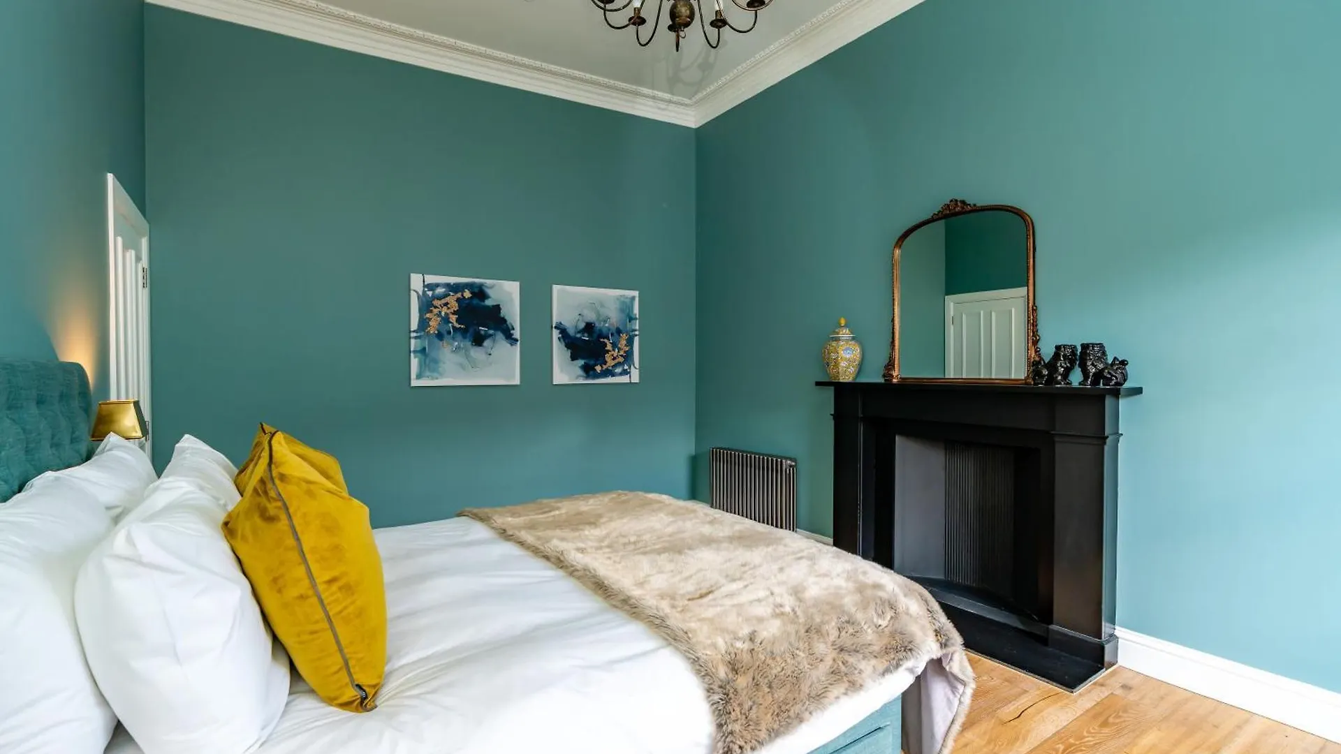 Dragon Suites Luxury Apartments At 9 Albyn Place Edinburg